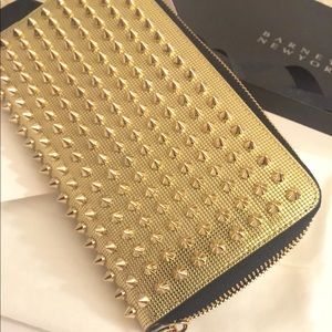 A handbag and also a wallet